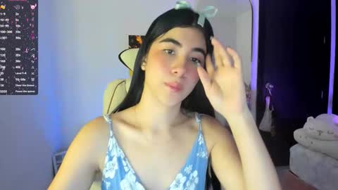 Snapshot of cyber_lizz chatting on 10-14-25, 11:05 Liz online show from 10-14-25, 11:05