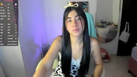 Snapshot of cyber_lizz chatting on 10-25-25, 10:15 Liz online show from 10-25-25, 10:15