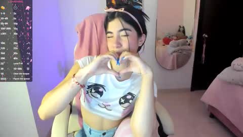 Snapshot of cyber_lizz chatting on 11-21-25, 10:19 Liz online show from 11-21-25, 10:19