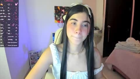 Snapshot of cyber_lizz chatting on 11-24-25, 11:37 Liz online show from 11-24-25, 11:37