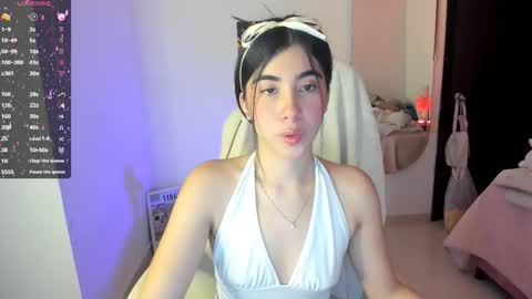 Snapshot of cyber_lizz chatting on 11-28-25, 12:35 Liz online show from 11-28-25, 12:35