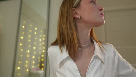 Snapshot of cyberheart_ chatting on 01-05-25, 05:51 EMILY online show from 01-05-25, 05:51