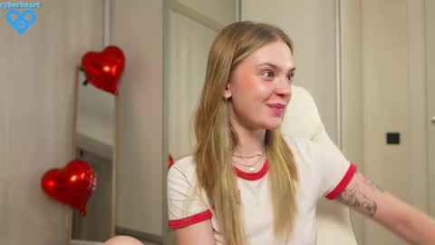 Snapshot of cyberheart_ chatting on 02-16-25, 08:00 EMILY online show from 02-16-25, 08:00