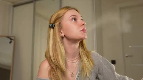 Snapshot of cyberheart_ chatting on 09-14-25, 05:12 EMILY online show from 09-14-25, 05:12