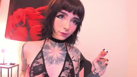 cel I am independent Help me reach 200 thumbs up uwu online show from 01-12-26, 04:29