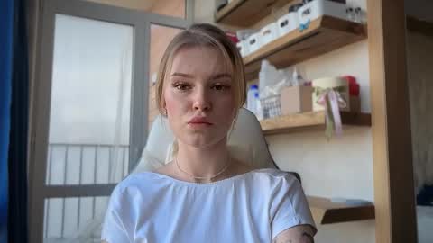 Im Emi streaming with my friend Reyna today online show from 04-12-26, 01:49