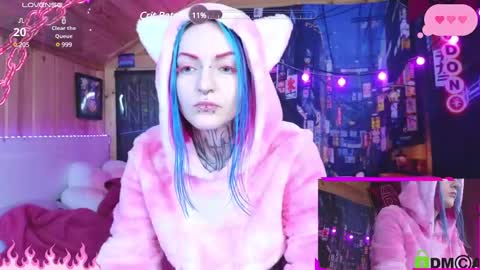 Snapshot of cybernekko chatting on 12-28-24, 04:19 Neko online show from 12-28-24, 04:19