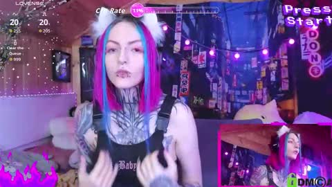 Snapshot of cybernekko chatting on 10-12-25, 05:06 Neko online show from 10-12-25, 05:06