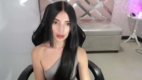 Snapshot of cynthia_ch chatting on 10-03-25, 10:07 CINTIA ARAUJO online show from 10-03-25, 10:07