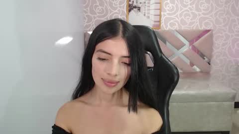 Snapshot of cynthia_ch chatting on 10-18-25, 03:42 CINTIA ARAUJO online show from 10-18-25, 03:42