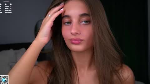 Snapshot of czamabech chatting on 11-12-25, 01:06 Isabella online show from 11-12-25, 01:06