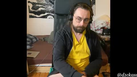 Snapshot of d1ckass chatting on 02-17-25, 04:04 d1ckass online show from 02-17-25, 04:04