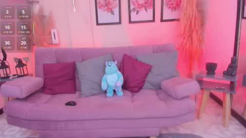 Daniela  online show from 11-12-25, 12:05