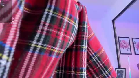 Snapshot of daaniela_moon chatting on 06-16-26, 11:57 Daniela online show from 06-16-26, 11:57