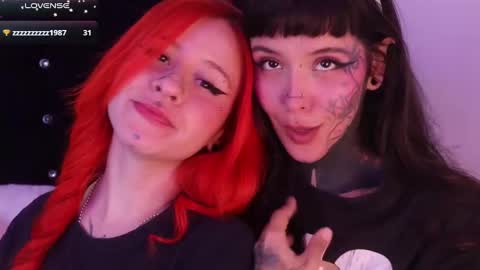 Snapshot of daarlene chatting on 01-25-25, 04:03 Darlene online show from 01-25-25, 04:03