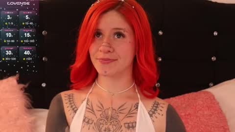 Snapshot of daarlene chatting on 03-01-25, 12:39 Darlene online show from 03-01-25, 12:39