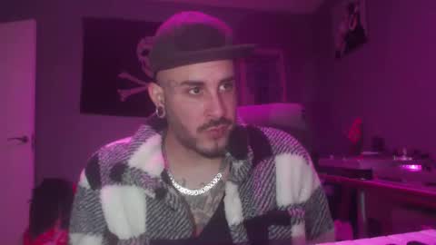 Snapshot of dabirdfree chatting on 11-26-25, 01:50 Destroyer online show from 11-26-25, 01:50