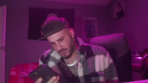 Snapshot of dabirdfree chatting on 12-04-25, 03:27 Destroyer online show from 12-04-25, 03:27