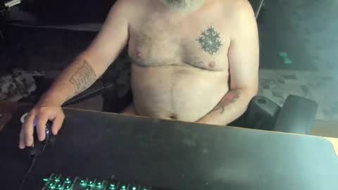 Snapshot of dadbodfatrod chatting on 09-18-25, 04:42 Daddy online show from 09-18-25, 04:42