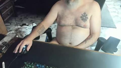 Snapshot of dadbodfatrod chatting on 12-14-25, 10:36 Daddy online show from 12-14-25, 10:36