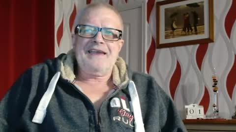 Snapshot of daddiescockforyou chatting on 01-01-25, 08:47 Brian ... online show from 01-01-25, 08:47