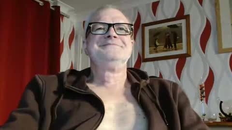 Snapshot of daddiescockforyou chatting on 03-06-25, 09:09 Brian ... online show from 03-06-25, 09:09