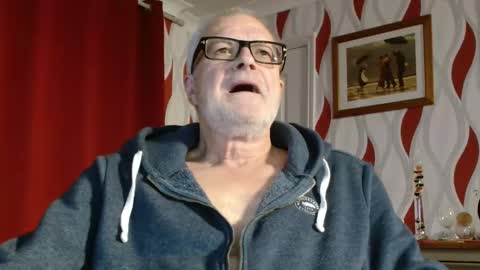 Snapshot of daddiescockforyou chatting on 10-08-25, 08:06 Brian ... online show from 10-08-25, 08:06