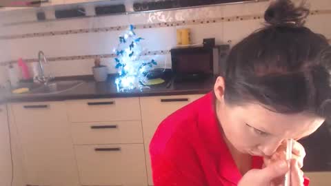 Snapshot of daddy_moongirl chatting on 12-17-25, 02:28 daddy moongirl online show from 12-17-25, 02:28