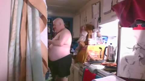 Daddy online show from 03-01-26, 07:54