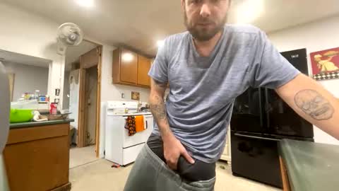 Snapshot of daddydic120402 chatting on 10-24-25, 01:29 daddydic120402 online show from 10-24-25, 01:29