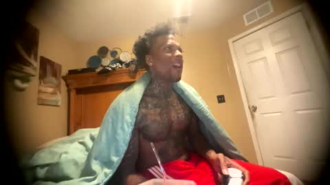Snapshot of daddyjanimal chatting on 06-07-26, 04:38 sexy tatted king bbc online show from 06-07-26, 04:38