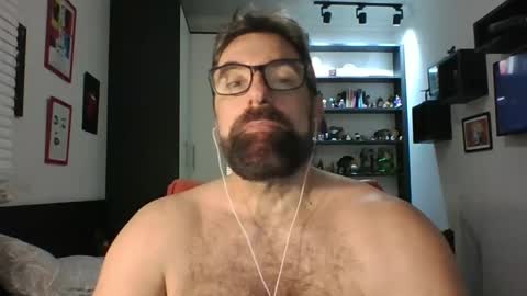 daddymusclebearrio online show from 12-15-25, 09:24