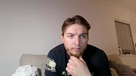 Snapshot of daddynsunshine chatting on 04-27-26, 04:21 daddynsunshine online show from 04-27-26, 04:21