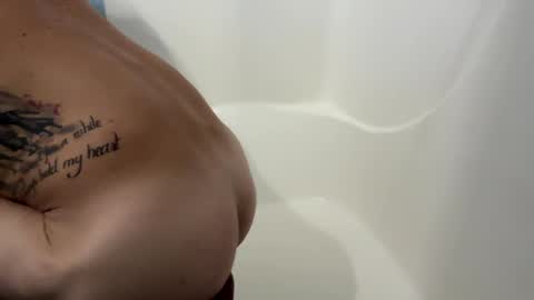 Snapshot of daddyontherd chatting on 10-05-25, 09:29 EOnTheRd online show from 10-05-25, 09:29