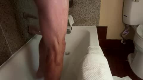 Snapshot of daddyontherd chatting on 10-23-25, 08:13 EOnTheRd online show from 10-23-25, 08:13