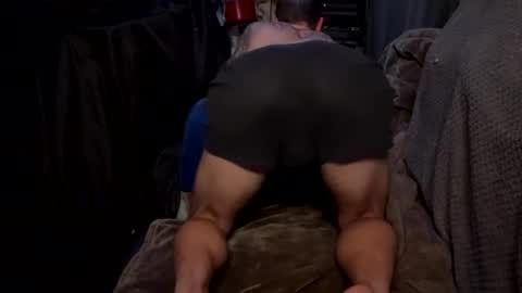 Snapshot of daddyontherd chatting on 11-12-25, 07:57 EOnTheRd online show from 11-12-25, 07:57