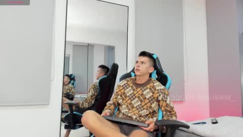 Snapshot of daddyrich4u chatting on 11-16-25, 01:00 daddyrich4u online show from 11-16-25, 01:00