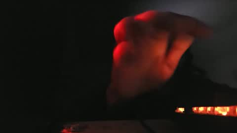 Snapshot of daddyscumslut211 chatting on 12-17-25, 05:02 fairylee21 online show from 12-17-25, 05:02