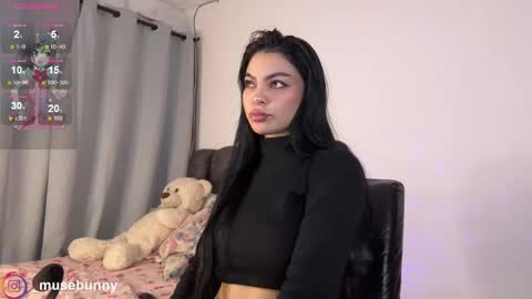 Snapshot of daddysweeeetbody chatting on 05-08-26, 04:18 Sophie online show from 05-08-26, 04:18