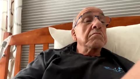 Snapshot of daddyweis chatting on 11-04-25, 03:27 daddyweis online show from 11-04-25, 03:27