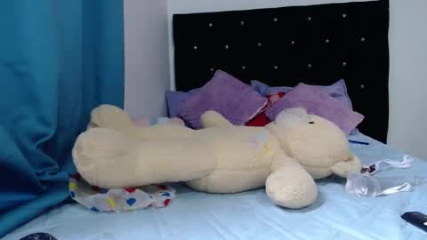 Snapshot of daddyysobsessed_ chatting on 05-19-26, 06:03 Channel. online show from 05-19-26, 06:03