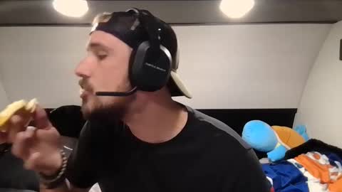 Snapshot of dadgoeswild chatting on 12-30-24, 01:58 DadGoesWild online show from 12-30-24, 01:58