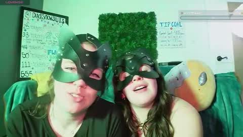 Snapshot of dadisnowsluts chatting on 12-16-25, 01:54 dadisnowsluts online show from 12-16-25, 01:54