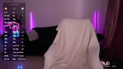 Snapshot of daenerys_daen chatting on 03-07-25, 10:35 daenerys_daen online show from 03-07-25, 10:35