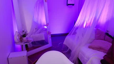 Snapshot of dafne_bss chatting on 12-13-24, 11:02 dafne_bss online show from 12-13-24, 11:02