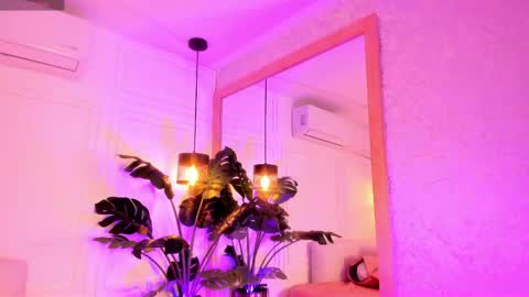 dafne_hillss online show from 04-14-26, 11:16