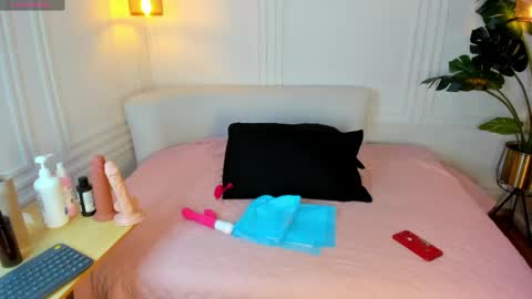 Snapshot of dafne_hillss chatting on 05-05-26, 11:18 dafne_hillss online show from 05-05-26, 11:18