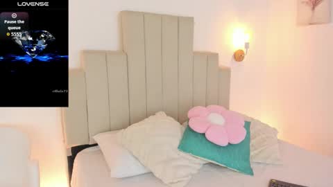 Dafne  online show from 10-28-25, 01:03