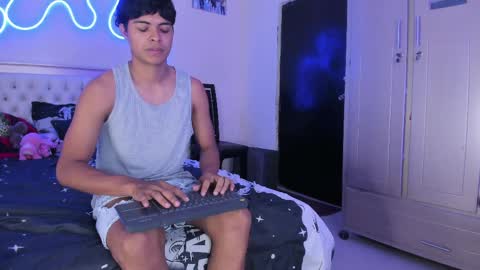 Snapshot of dafnezahiraa_ chatting on 04-06-26, 04:46 dafnezahiraa online show from 04-06-26, 04:46