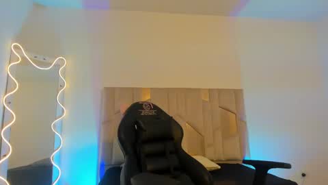 dahia  online show from 02-24-25, 03:23